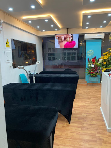 Marian’s Lashes & Brows