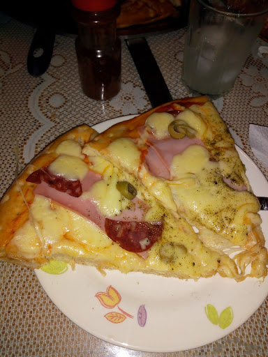 Pizzeria promoviendo Amor y Vida