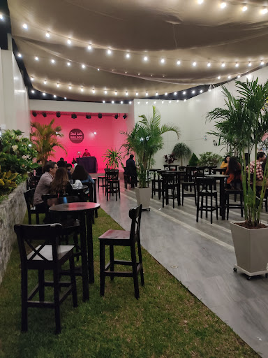 Casa Blanca Restobar