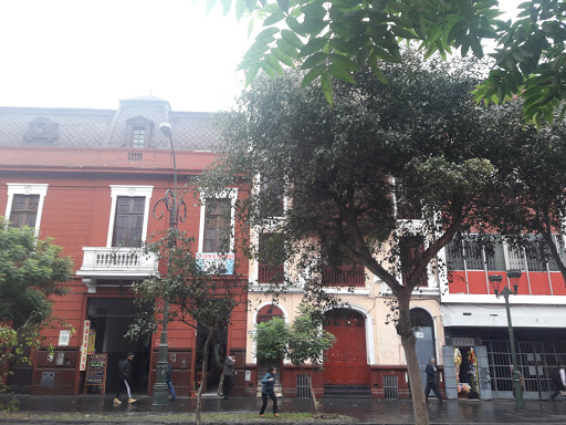 Totos Bar