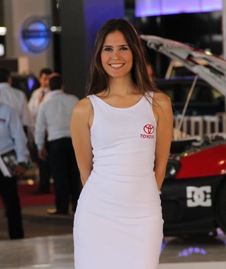 Anfitrionas elegantes para ferias comerciales